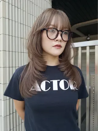 セミロング バロック 公式アカウントのヘアスタイル