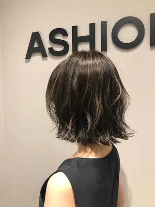 ショート カラー ブリーチ👩🦳/ ✂︎MANAMIのヘアスタイル