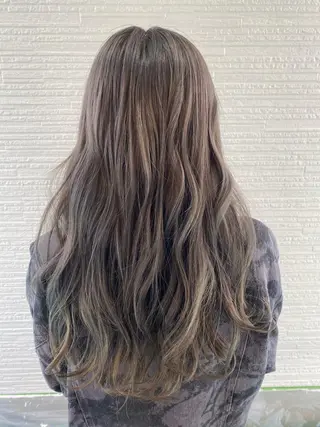 ロング 加藤 実穂のヘアスタイル
