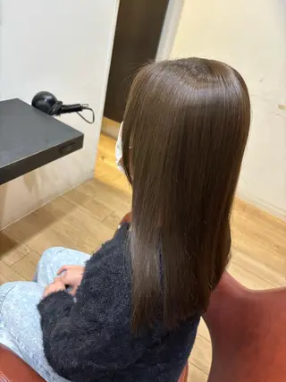 カラー NEIRO/ベージュ /グレージュのヘアスタイル