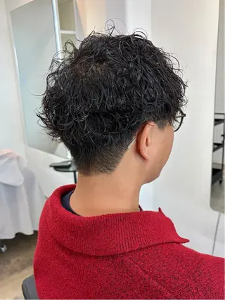 ショート パーマ メンズ 山本 駿介のヘアスタイル