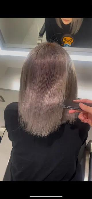 ミディアム 安江 陽菜のヘアスタイル