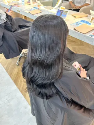 ロング 新井 陽奏のヘアスタイル