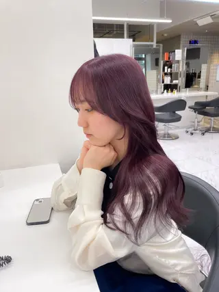 ロング カラー 抜け感レイヤー︴ ニュアンスカラーのヘアスタイル
