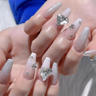ネイル Queens テイのネイルデザイン