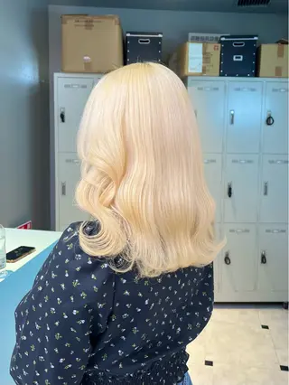 ミディアム カラー ブリーチカラー 🩵MIZUKIのヘアスタイル