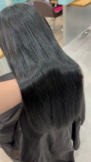 ロング カワカミ ユウダイのヘアスタイル