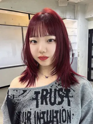 ミディアム カラー Airi 韓国y2k ハイレイヤーのヘアスタイル
