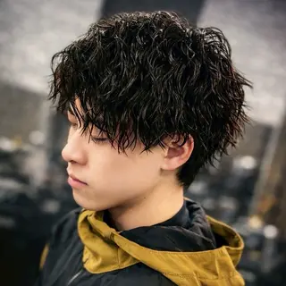 ショート パーマ メンズ 石田 大成のヘアスタイル
