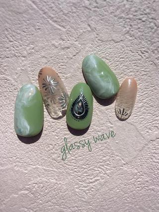 ネイル glassy waveのネイルデザイン