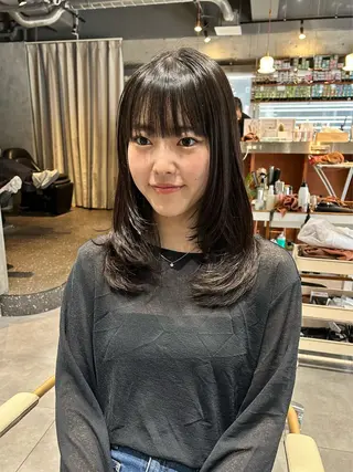 ミディアム 阪倉 美玲のヘアスタイル