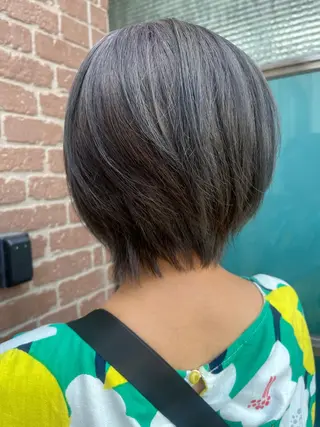 ショート カラー 久木原 ゆりのヘアスタイル