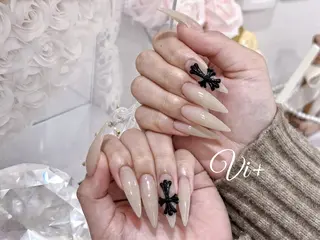 ネイル Nailsalon Vi+ももか🩷のネイルデザイン