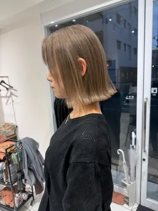 ミディアム カラー 韓国レイヤー×艶髪 ハイトーンRyukiのヘアスタイル