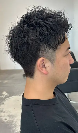 ショート パーマ メンズ 山本 駿介のヘアスタイル