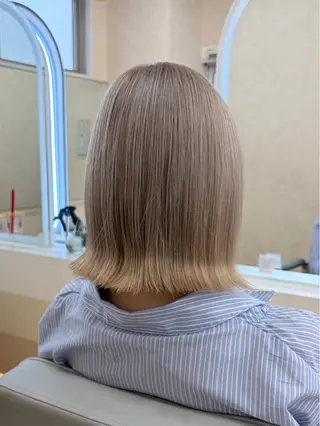 ミディアム カラー 倉澤 愛理のヘアスタイル