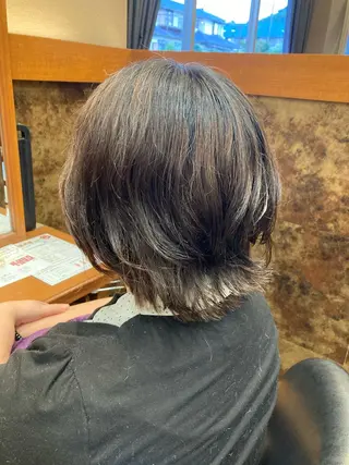 ミディアム 八木 凜のヘアスタイル