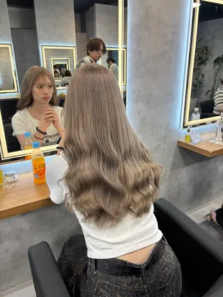 ロング カラー パーマ ヘアアレンジ 透明感ブリーチカラー 🌈TOMOHIROのヘアスタイル