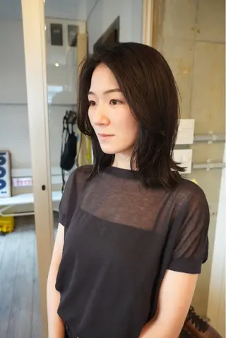 ミディアム カラー ウチミズ サヤカのヘアスタイル