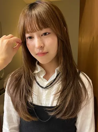 ロング ミルクティーベージュ るい名駅のヘアスタイル