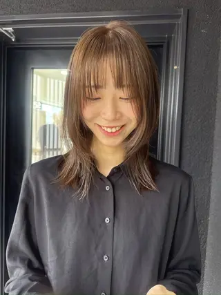 ミディアム カラー 🫧透明感/ツヤ髪/ ベージュ いちご🍓のヘアスタイル