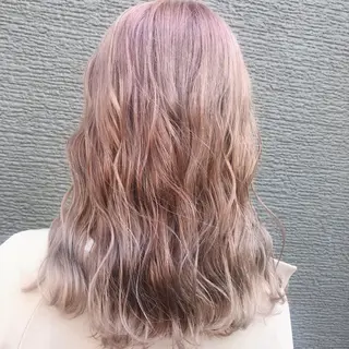セミロング カラー Rina  のヘアスタイル