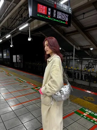 セミロング カラー 都築 菜美のヘアスタイル