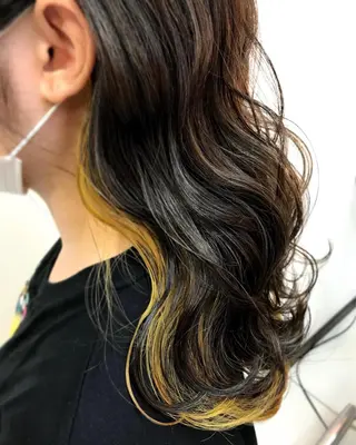 セミロング カラー navile momoのヘアスタイル