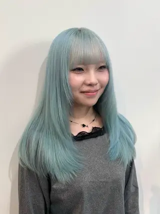 ロング カラー ケアブリーチ： Y u a n🧼のヘアスタイル