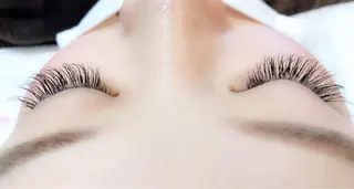 マツエク・マツパ Sylph2 Attirer西梅田のマツエク・マツパデザイン
