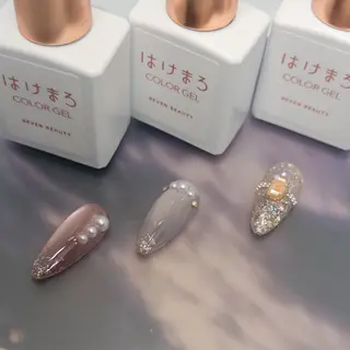 ミディアム イレジスティブル ネイルズのネイルデザイン