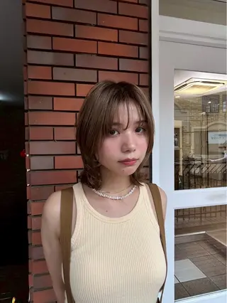 ミディアム 佃 風子のヘアスタイル
