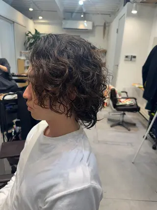ミディアム パーマ メンズ 似合う髪型見つけます AYAKAのヘアスタイル