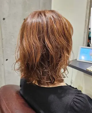 パーマ 根本 真奈のヘアスタイル