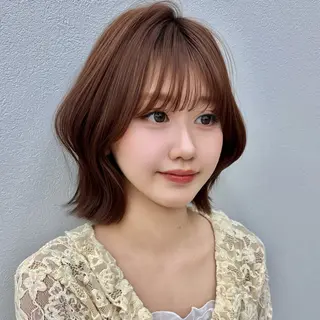 ミディアム 本田 奈穂美のヘアスタイル