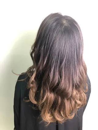 セミロング カラー アリーマーケットリル 小林将士のヘアスタイル