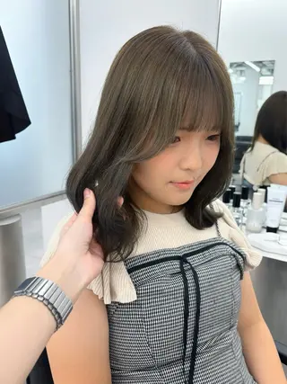 ミディアム カラー 𝗺𝗶𝗸𝘂♡ 似合わせ🎀のヘアスタイル