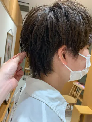 ショート メンズ ARMONY秋山輝也 コテ巻き風パーマ特化のヘアスタイル