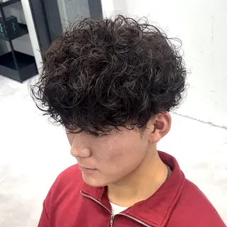 パーマ メンズ 曲がる縮毛矯正 LIBER 岩名のヘアスタイル