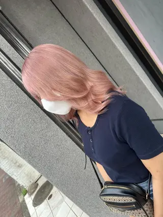 セミロング カラー ブリーチ特化🌈 MANATOのヘアスタイル