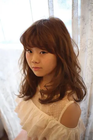 ミディアム 工藤 久美のヘアスタイル