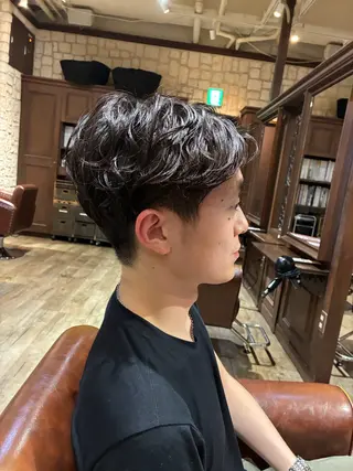 メンズ 縮毛矯正／艶カラー アオキタイキのヘアスタイル