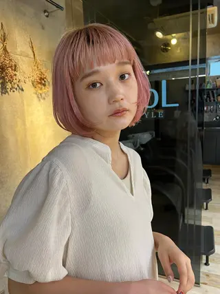 ショート カラー ヘアアレンジ サナ🌱 切りっぱなしボブのヘアスタイル