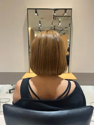ショート ブリーチ/ レイヤー/ツバキのヘアスタイル