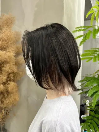 ミディアム イツク ⚡️ ルーツ/ハイトーンのヘアスタイル