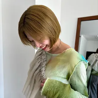 ショート カラー 的場 莉音のヘアスタイル