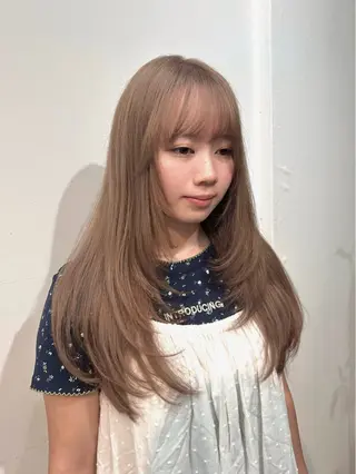 ロング カラー 木藤 優杏のヘアスタイル