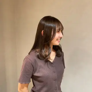 セミロング 檜谷 晴　顔周りカットのヘアスタイル