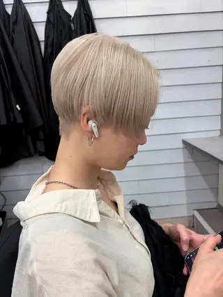 ショート カラー ブリーチ有無Wカラー メンズパーマ大成のヘアスタイル
