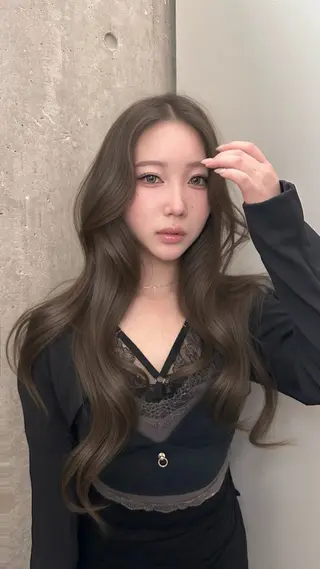 ロング カラー 上品モテヘア🩶 karen🩶のヘアスタイル